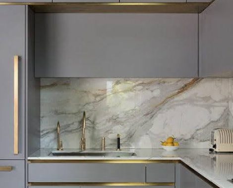 Carpenter México Kitchen Cabinets with backsplash
