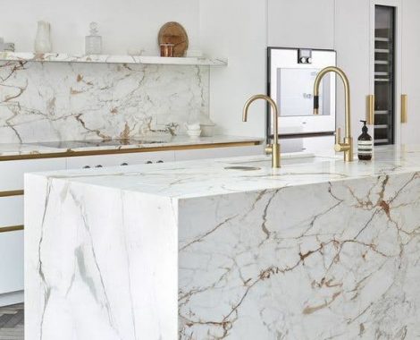 Carpenter México Kitchen with white marble countertop