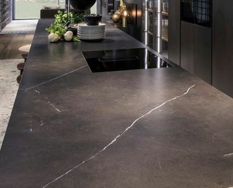 Carpenter México Kitchen with gray marble countertop