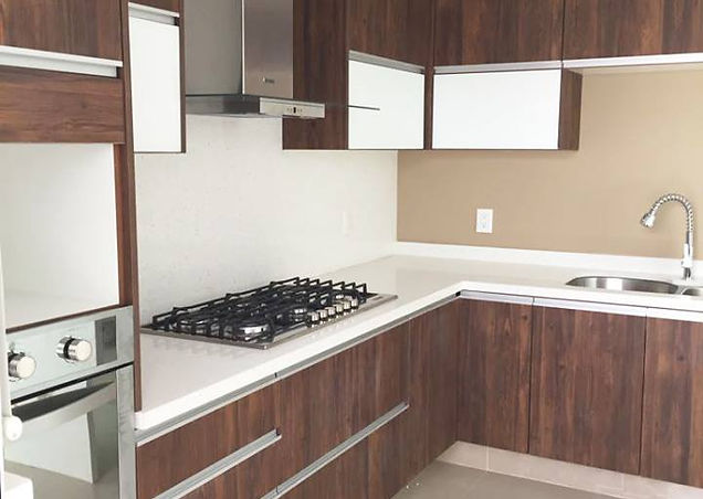 Kitchen Depot Cocinas ESCUADRA - Acabado Laminart abeto dorado