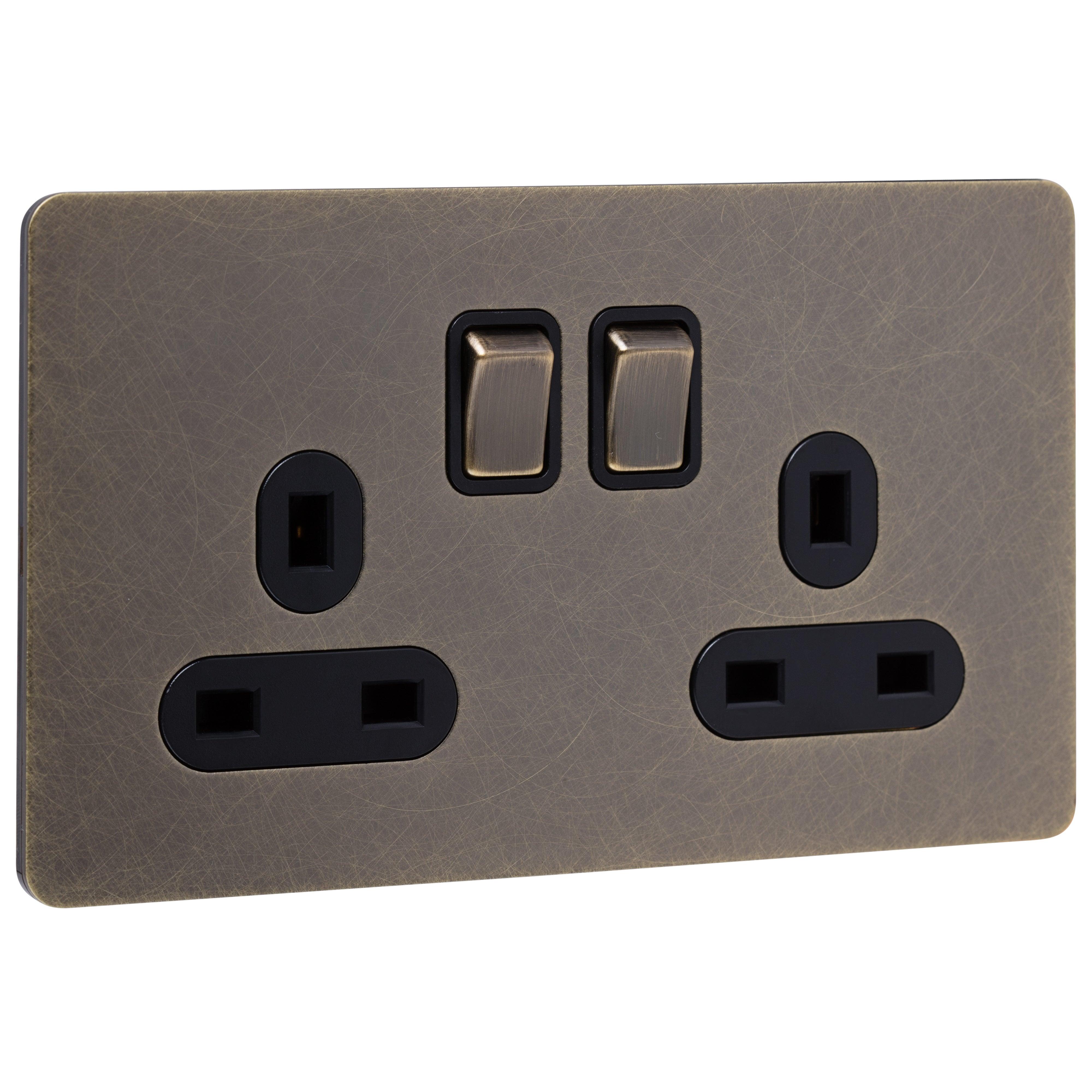 Caradok Screwless Antique Brass Socket - 2 Gang - The Georgian