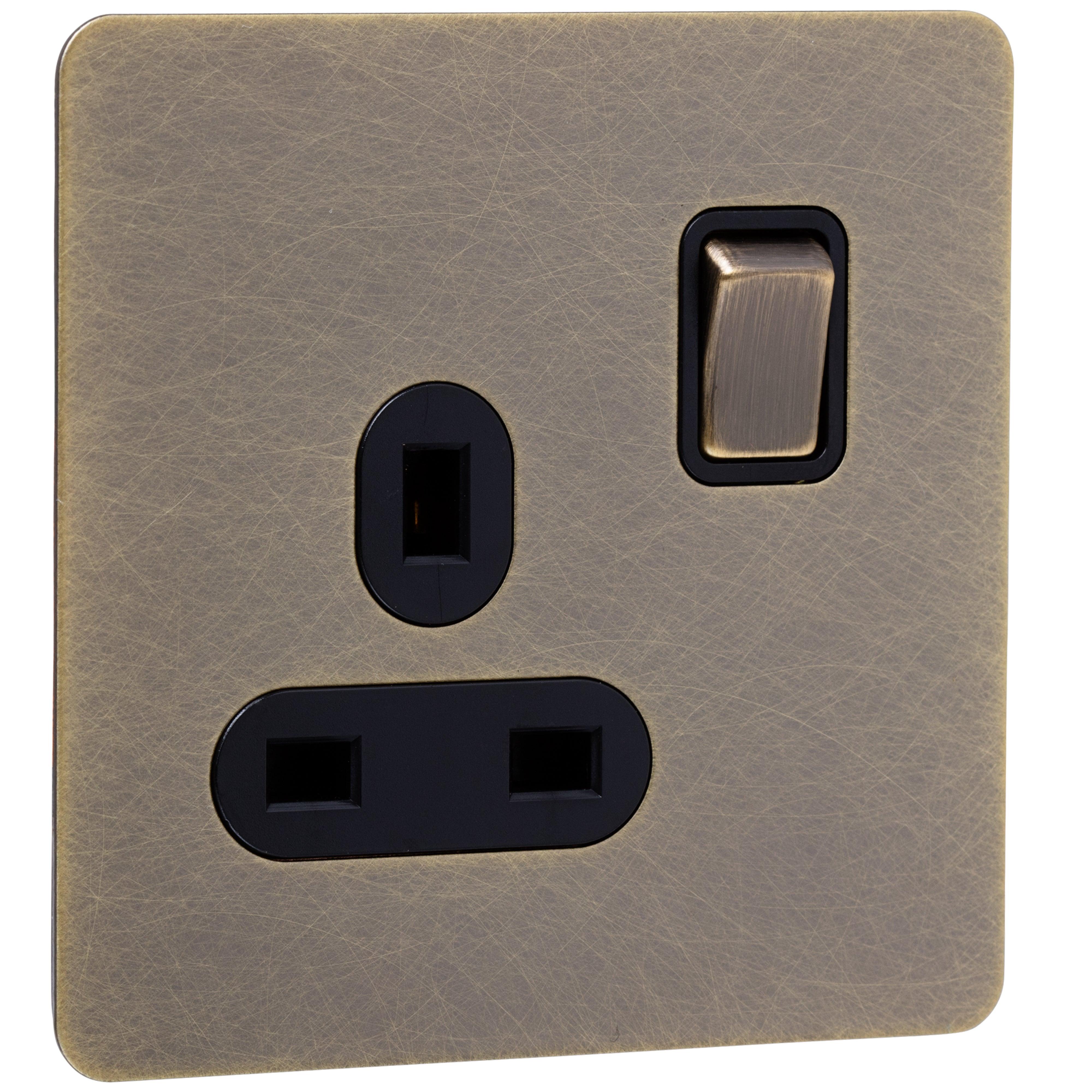Screwless Antique Brass Socket - 1 Gang - The Georgian