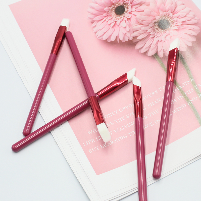Meco Brush Meco RoseBrow – Rose Red Angled Brow Brush