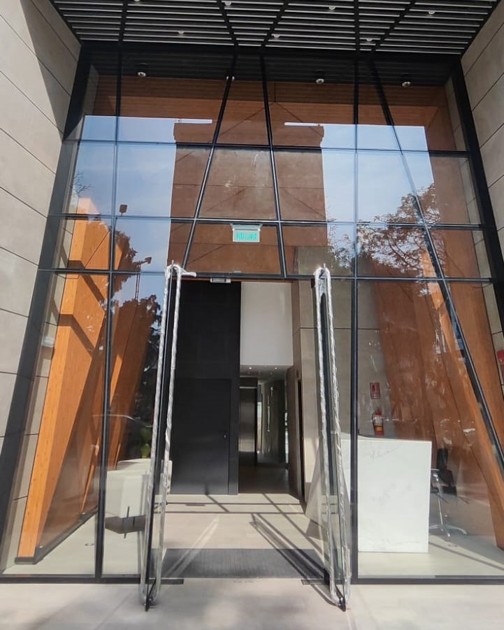 Grupo Vargas S.A.C. Panel de Aluminio Compuesto - ALUCOBOND