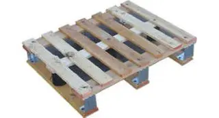 Palets Castellón Media paleta con tacos de hierro y madera