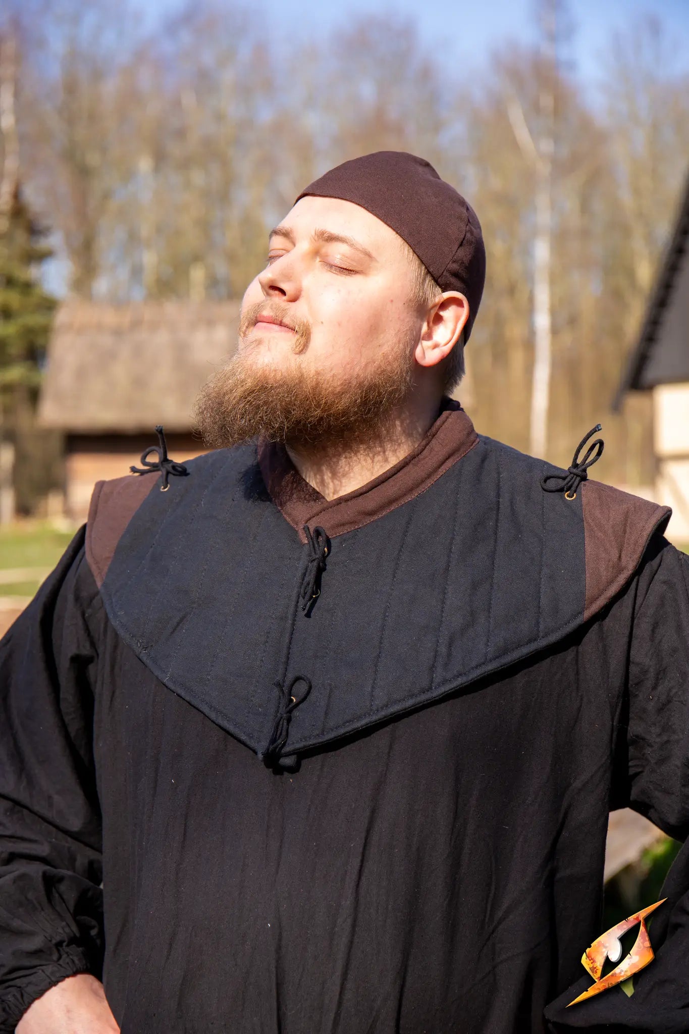 Epic Armoury Scout Shoulder Gambeson - Ox Brown & Desert Beige