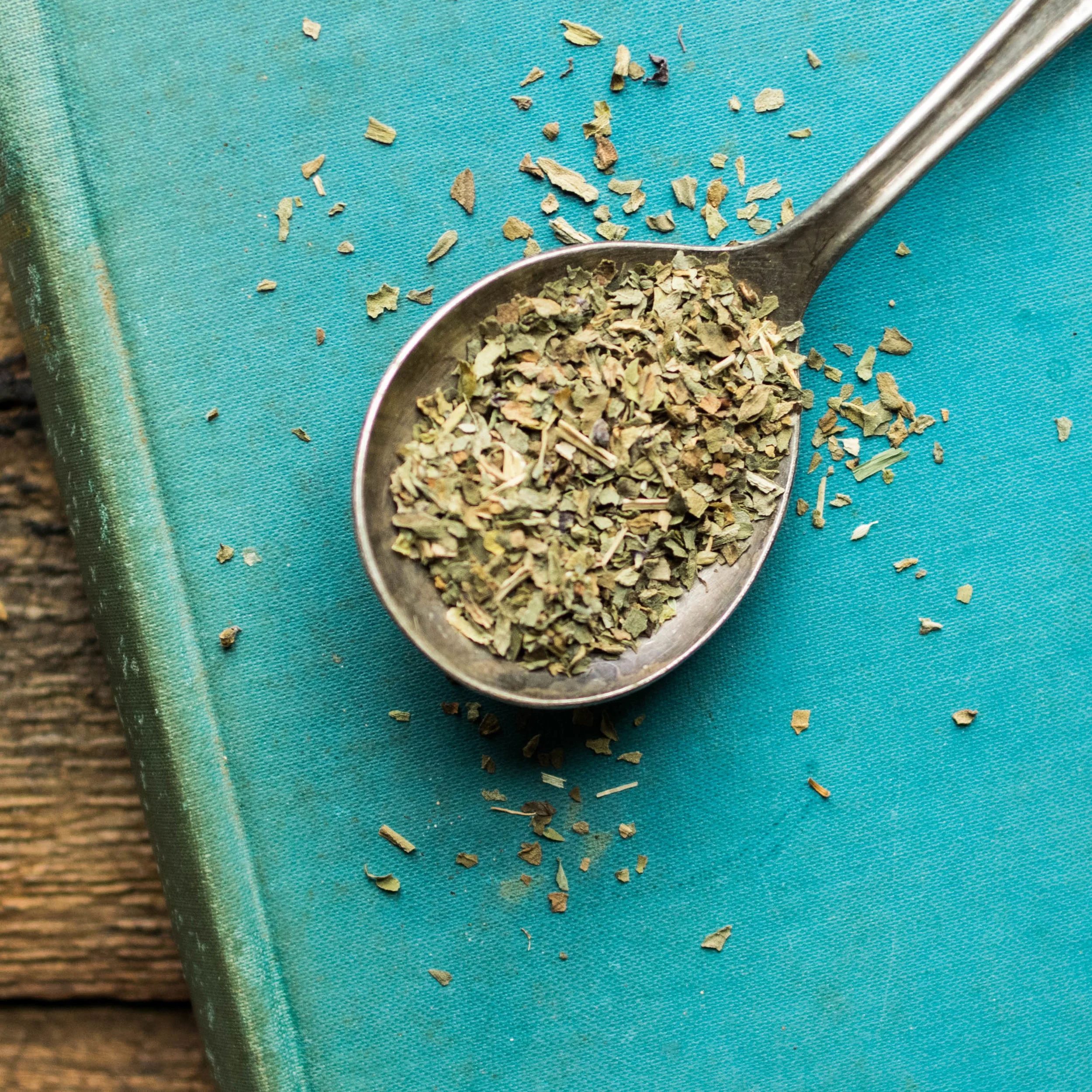 Vida pour Tea Organic Holy Basil (Tulsi)