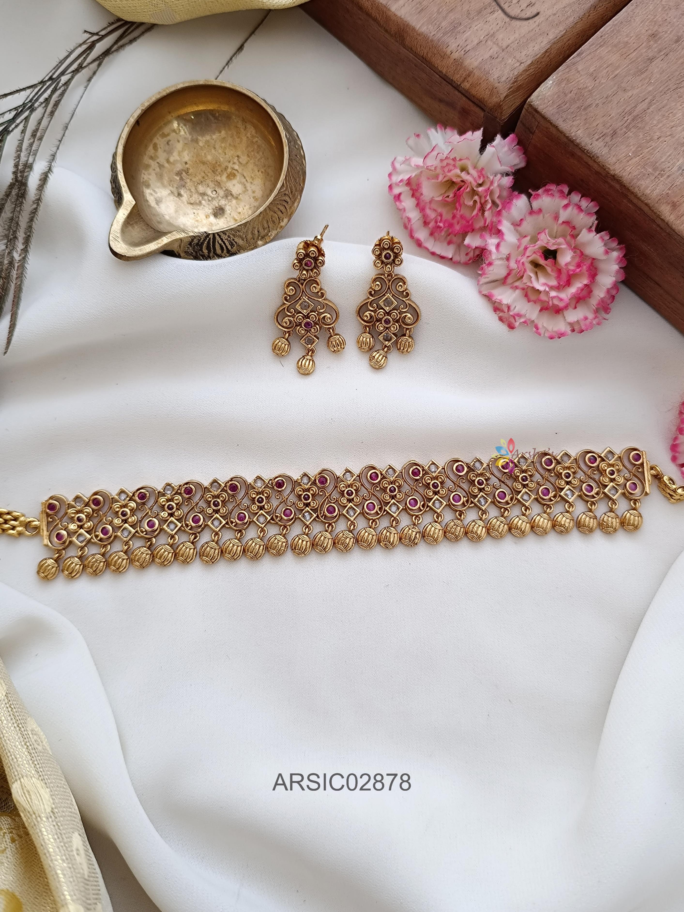 Arshi's Flower Kemp Stone Choker