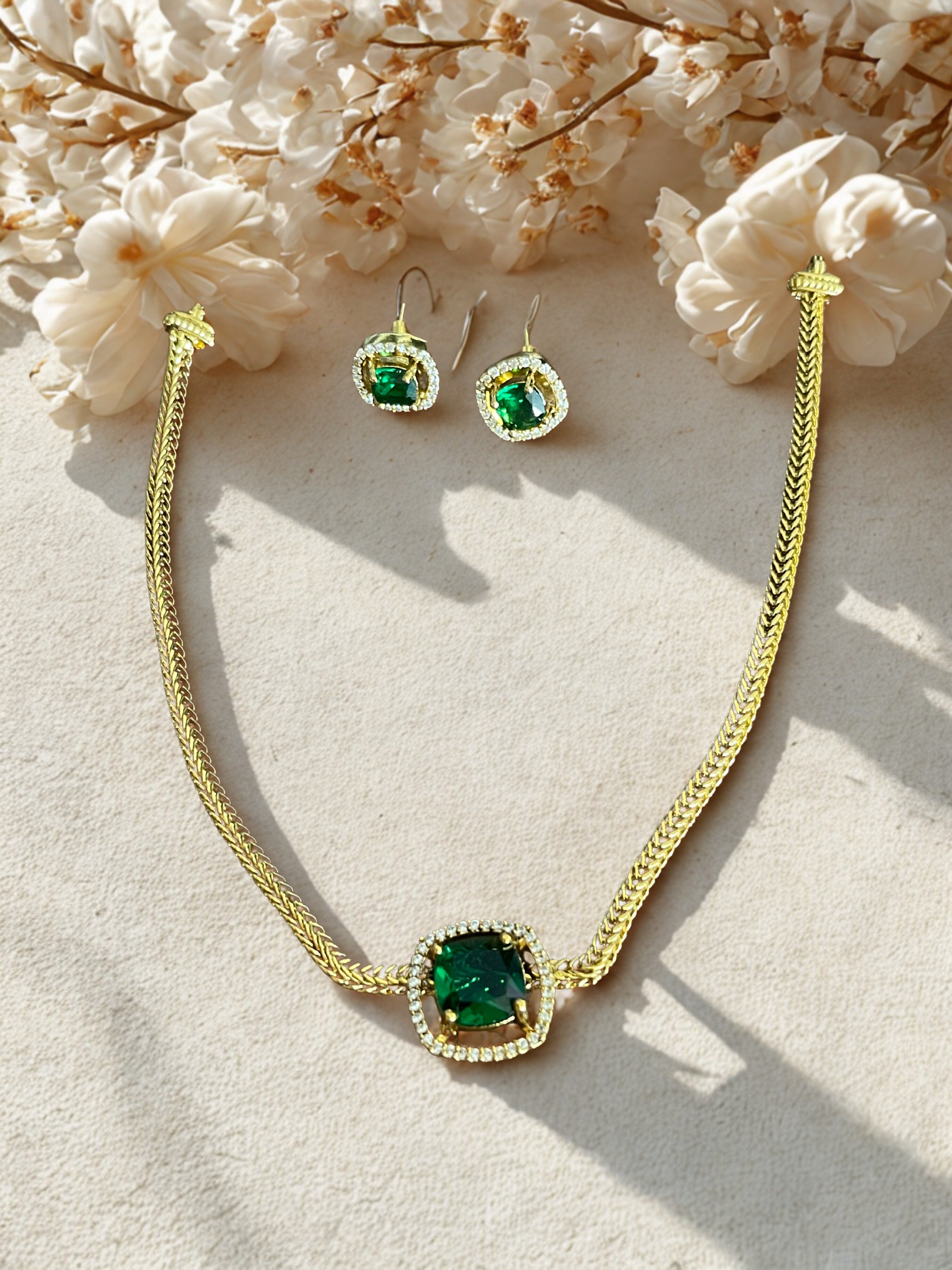 Varsha Designers Simple Emerald Choker