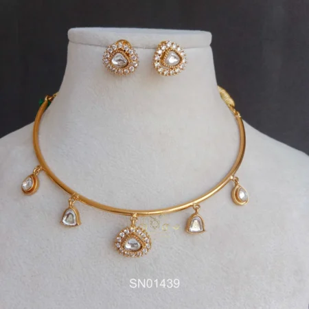 The Sparkles Studio Hasli Massonite Stone Necklace