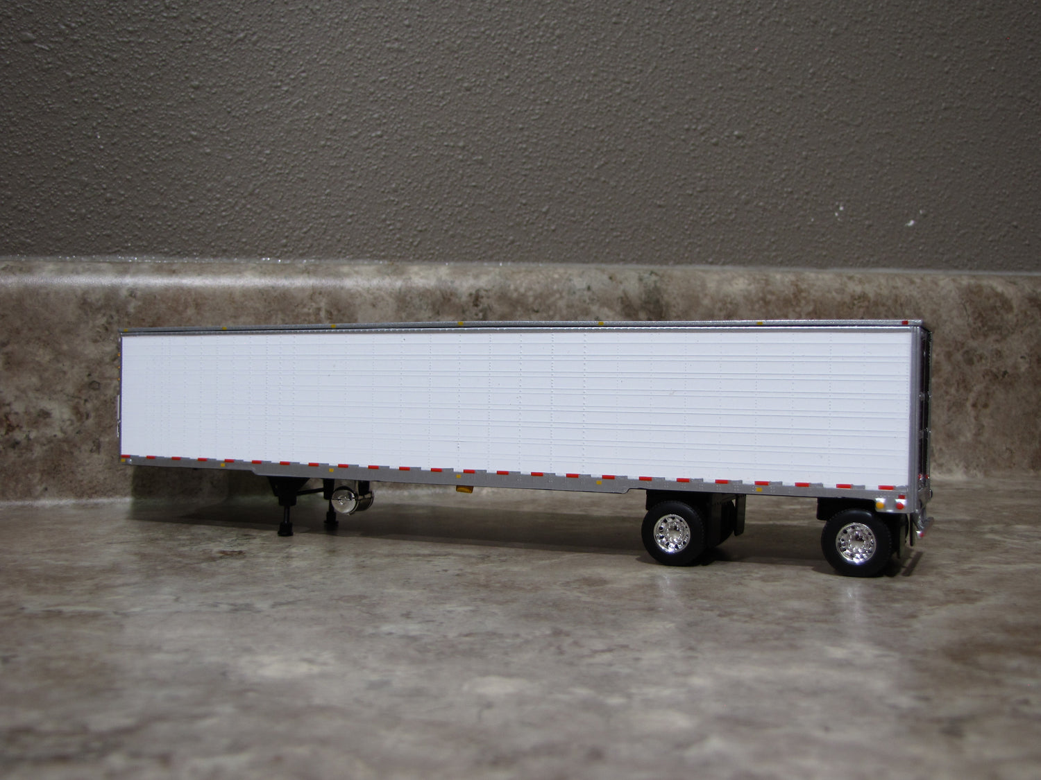 JW Toy Trucks White Utility 53' Refrigerated Thermo King Trailer
