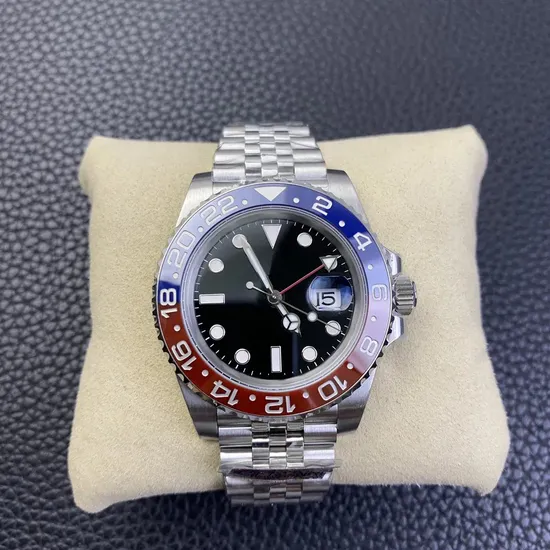 a 1: 1 Super Replica Watch, a 40mm All Red and Blue Watch From C Factory, Equipped with Dandong 3135 Movement.