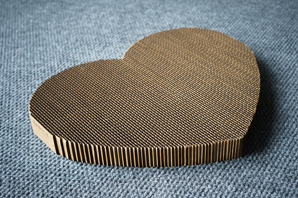Americat Company Cat Scratcher – Heart