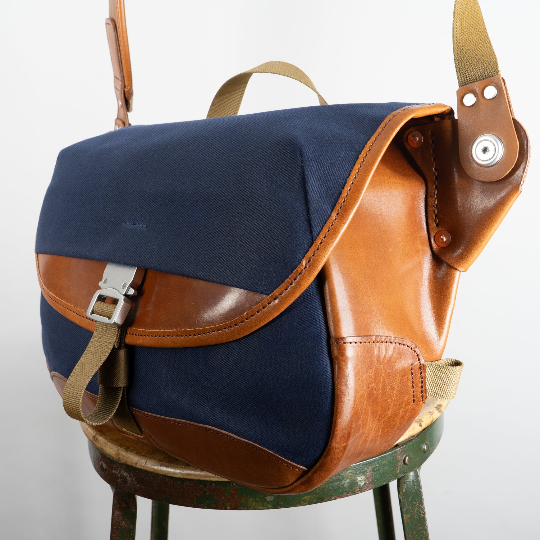 Wilboro Pivot Sample Bag No. 3 (Navy & Brown)