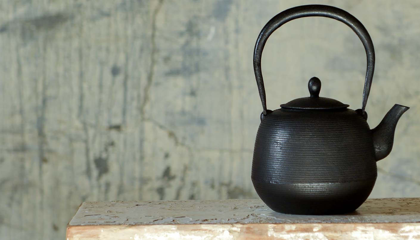 Iwachu Co., Ltd. Iron kettle