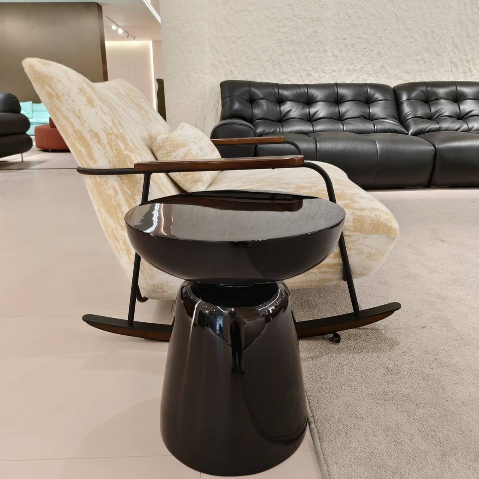 Dongguan Vrgo Furniture Co., Ltd. Hot Sale Fiberglass Side Table Modern Small Coffee Table for Living Room