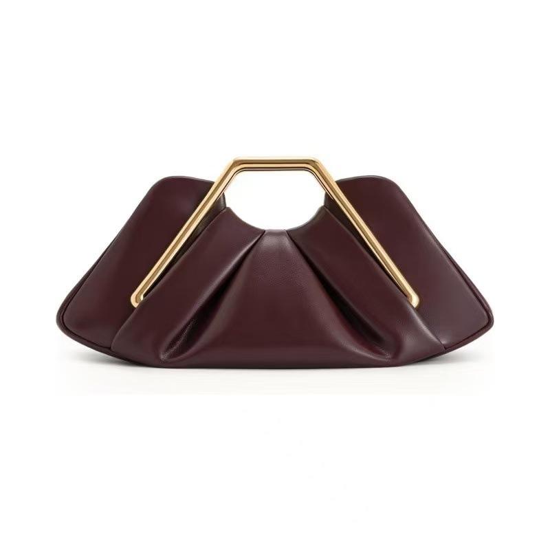2026 New Designer Retro Women's Dinner Bag High Quality Leather Handbag Portable Cloud Bag