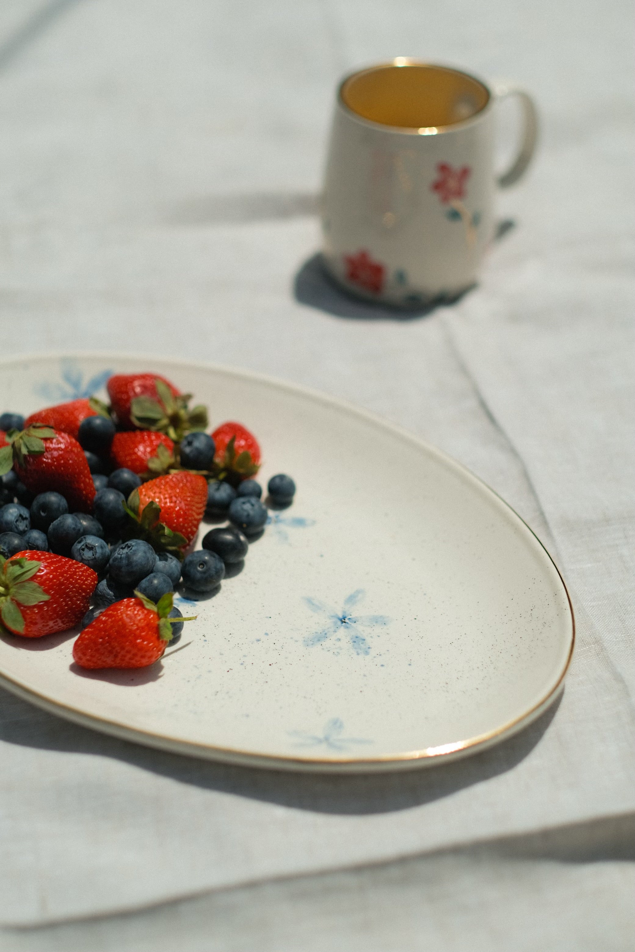 KHAN FOKHAR BLUE PETAL PLATTER