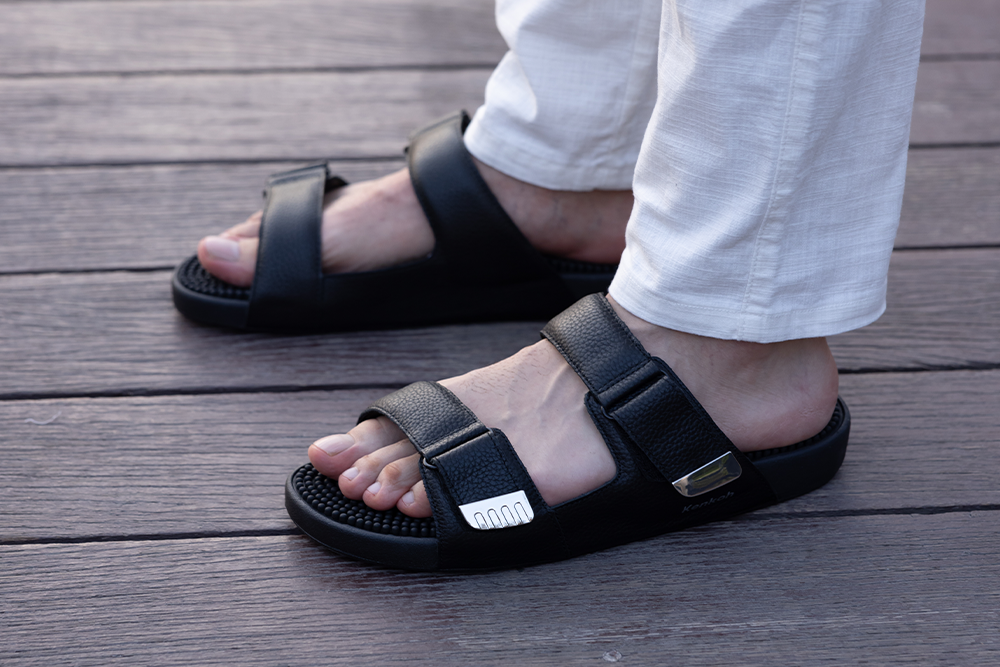 Kenkoh Yamato Leather Reflexology Sandals Black