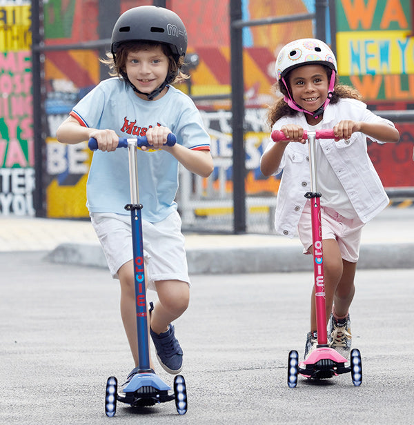 Decks And Scooters (Micro) MICRO Maxi Deluxe Kids Kick Scooter with LED Wheels