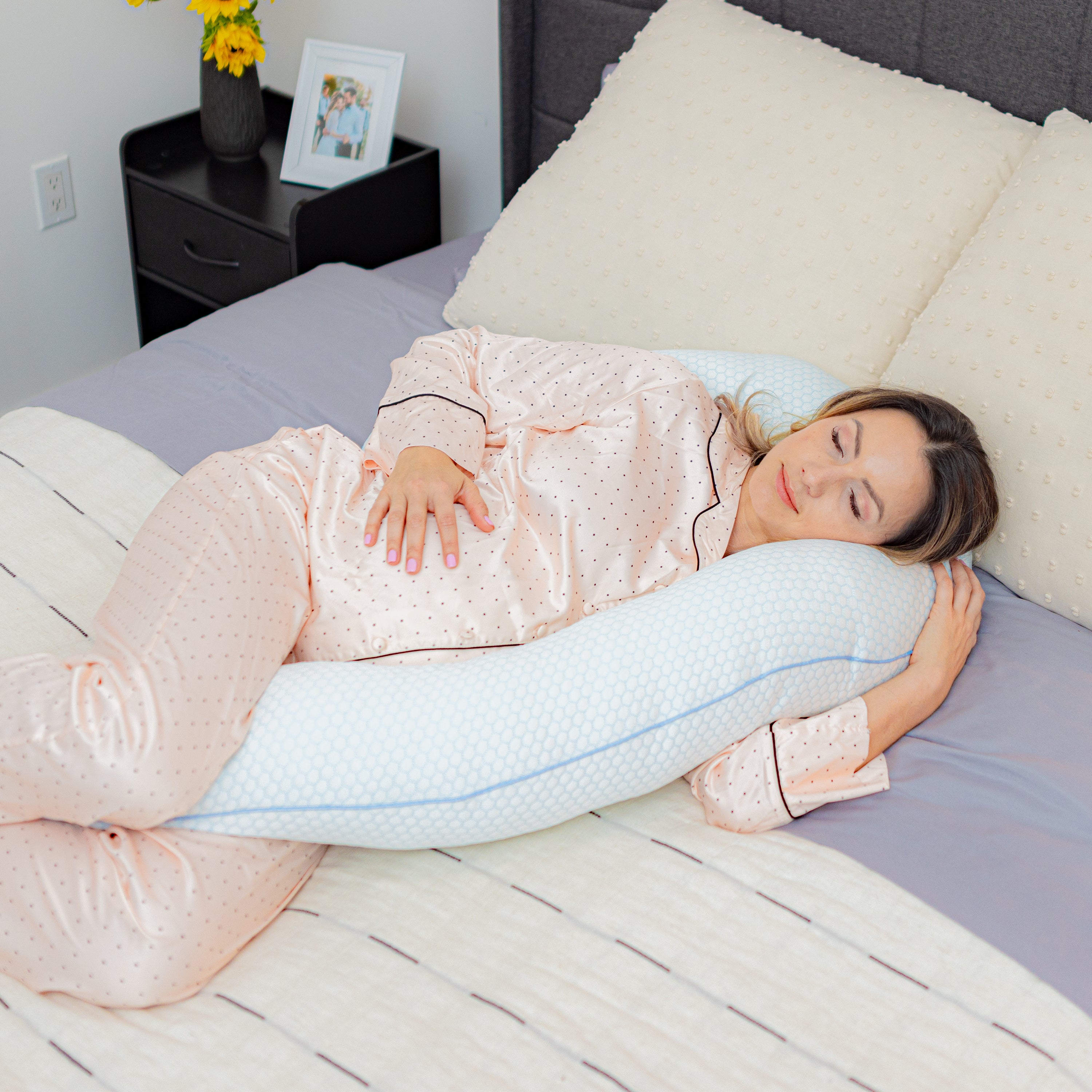 Contour Living Contour Swan Pillow, Cool XL