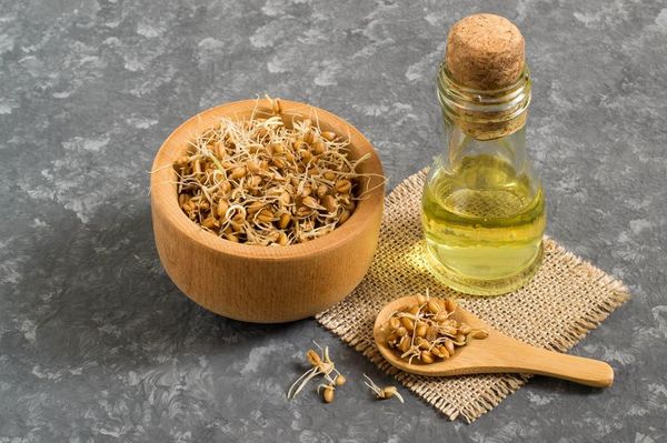Organic Wheat germ Oil (Trticum vulgare)
