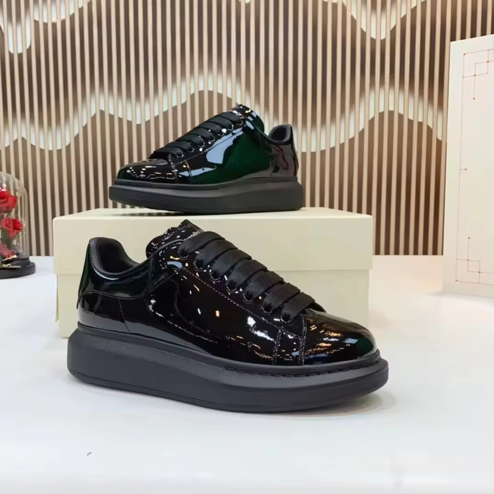 DLG TRADING INC 2026 New High Quality Designer Fashion Retro Mesh Comfortable Sports Shoes Men Women...