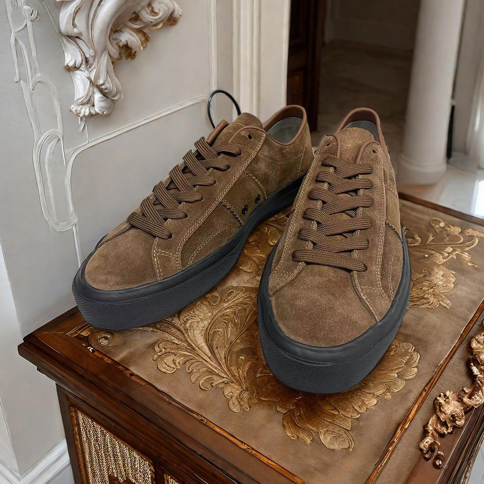Luxury Cowhide Suede Light Weight Walking Shoes Genuine Leather Flat Men Skateboard Sport Unisex Plus Size Customize Logo Spring