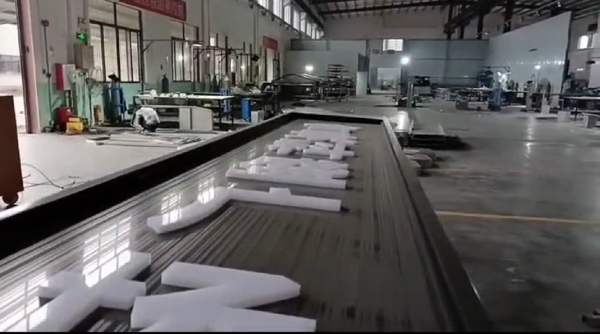 Foshan Altaixing Advertising Material Co., Ltd. aluminum windows