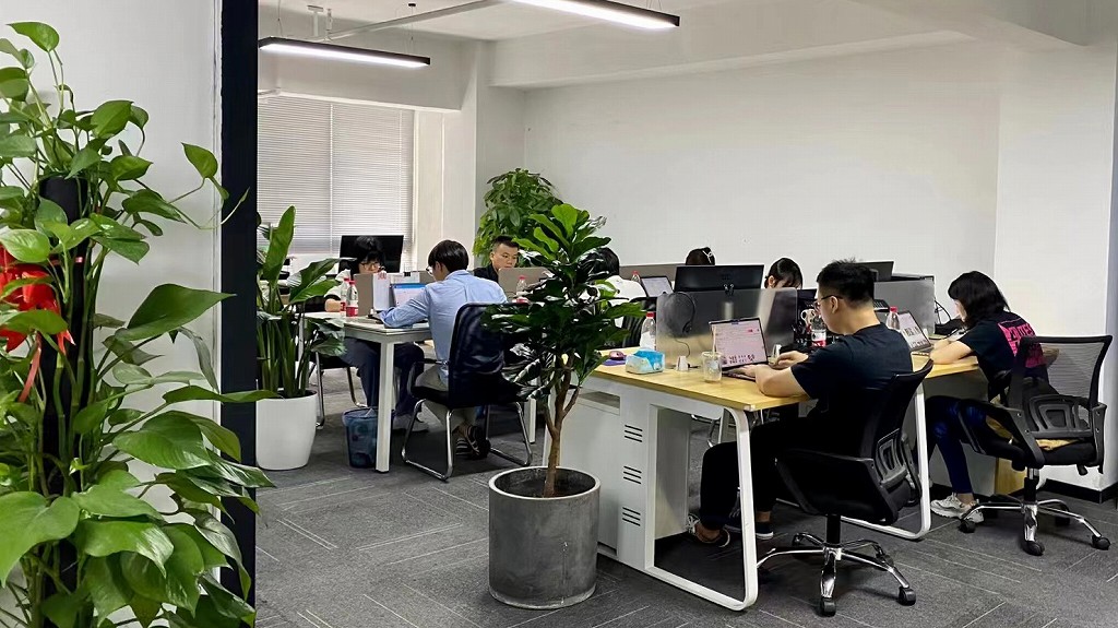 Hangzhou Ambition Trading Co., Ltd. Iced Out Jewelry