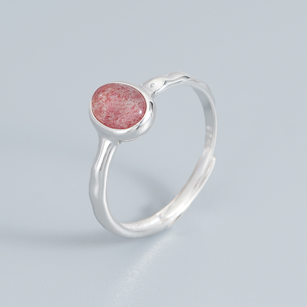 Guangzhou Deechy Trading Co., Ltd Deechy SR1051 925 Sterling Silver Gemstone Series Thin Circle Oval Shape Pink Oval Strawberry Crystal Ring Fashion Jewelry