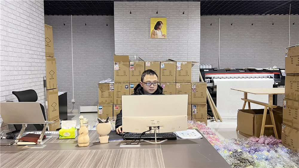 Dongyang Kaishan Network Technology Co., Ltd. DIY Handicrafts