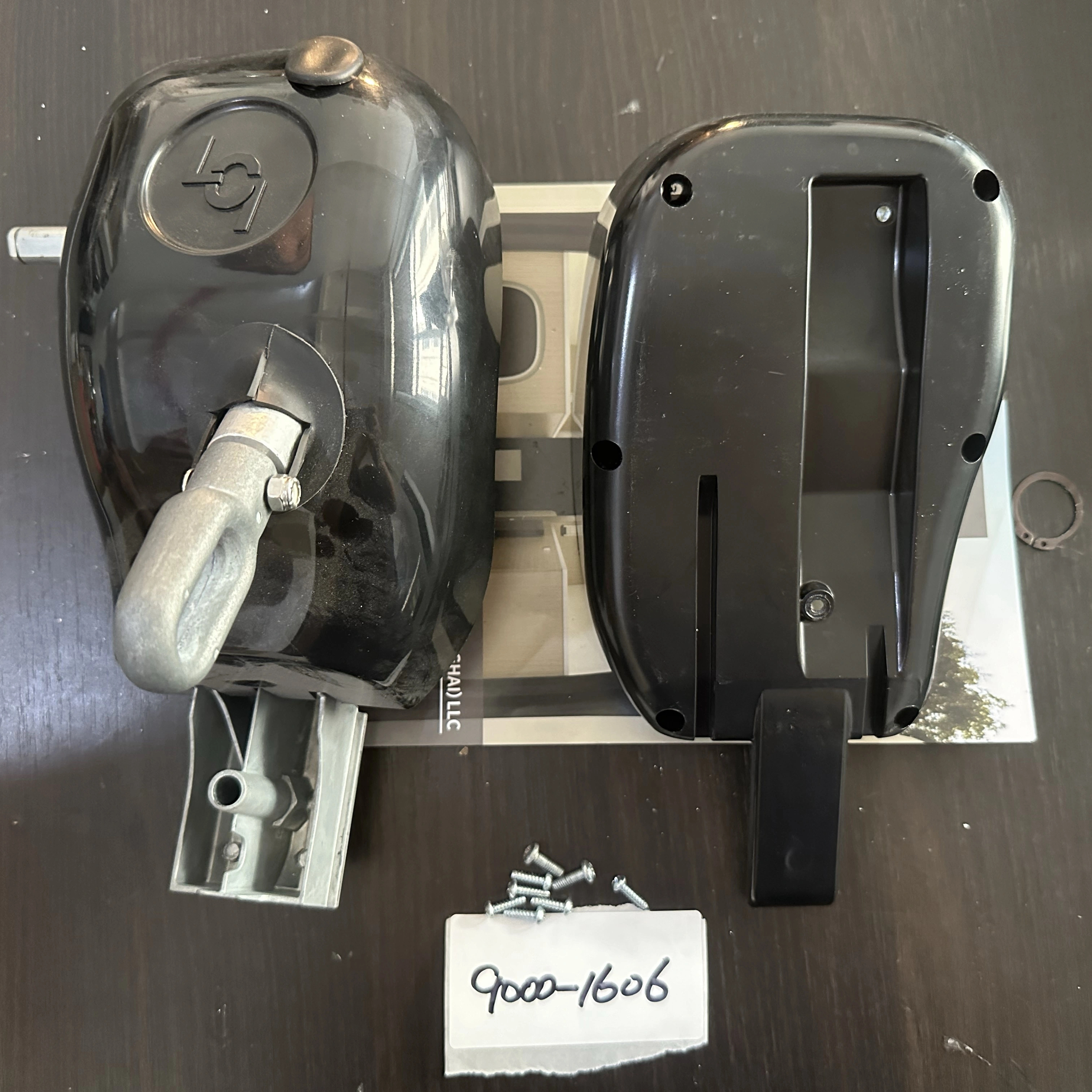 Mobo Components (Shanghai) LLC MOBORV MOTORHOME PART ACCESSORIES RECREATIONAL VEHICLE CAMPING CAR Awning Lippert Awning Drive Head with crank ring Right leg