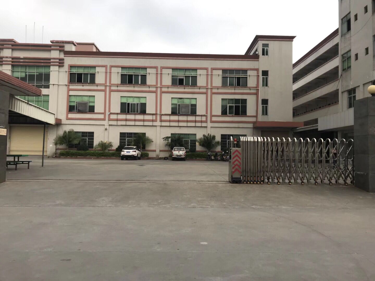 Dongguan Gongfu Electronics Co., Ltd. Automobile fuse holder