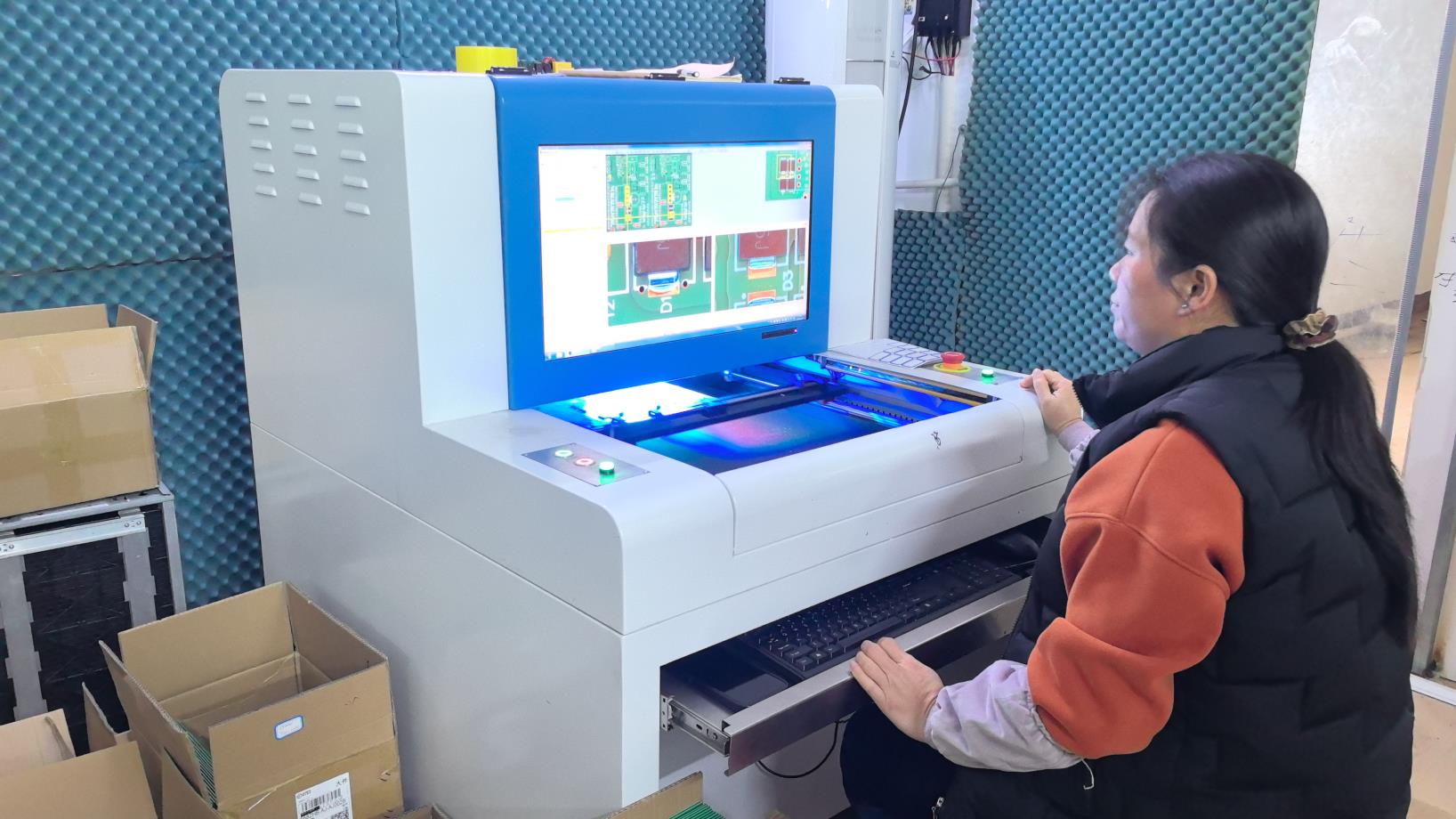 Shenzhen Core Chain Microtechnology Co., Ltd. Hybrid Inverter
