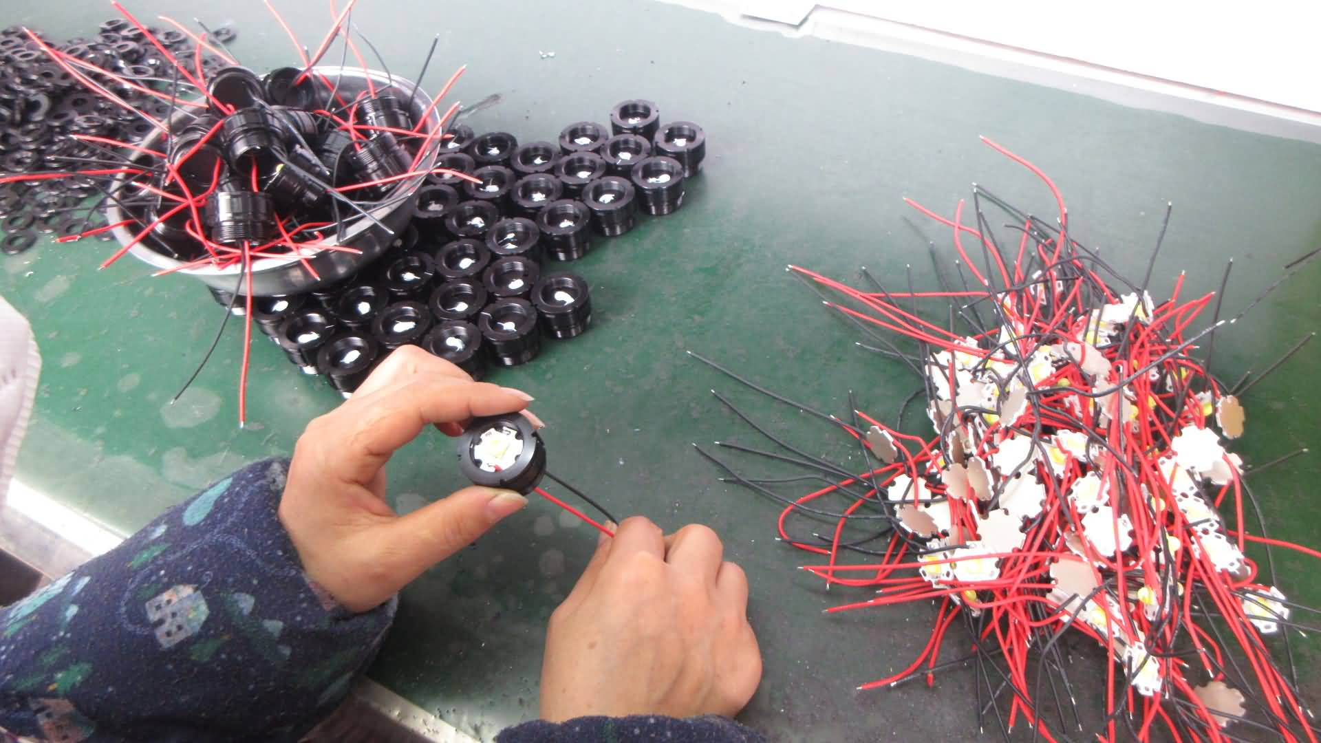 Hangzhou Zorro Outdoor Products Co., Ltd. LED Flashlight
