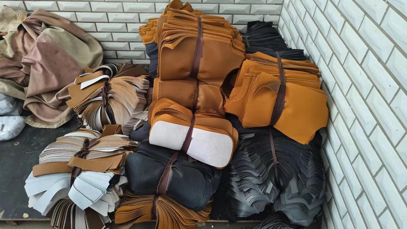Baoding Yashangjie Leather Manufacturing Co., Ltd. Laptop Backpack