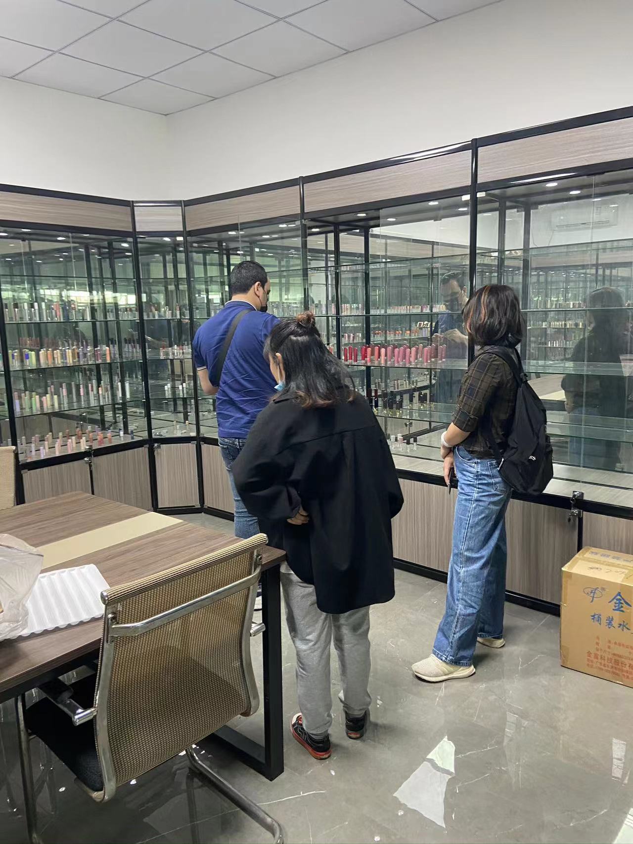 Shantou Aibeike Import And Export Co., Ltd. Lip Gloss Tube