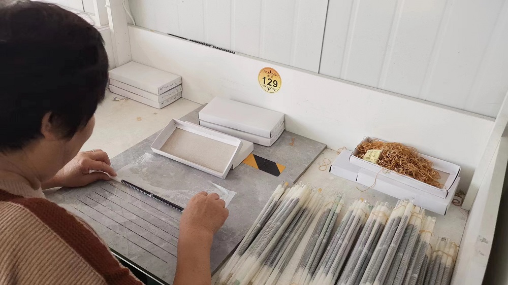 Qingdao Diefei Daily Necessities Co., Ltd. Lash Glue