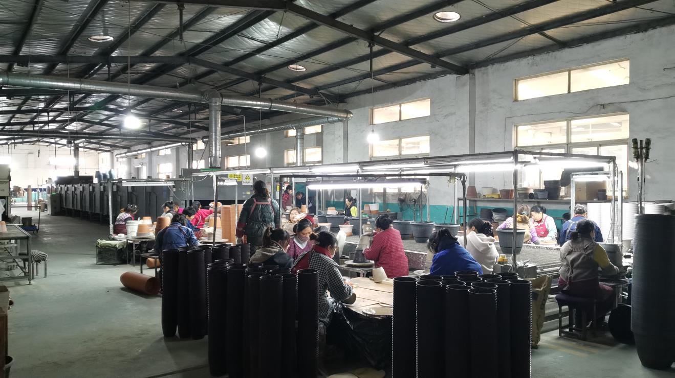 China MBCC Garden Decor Manufactory Resin Pots