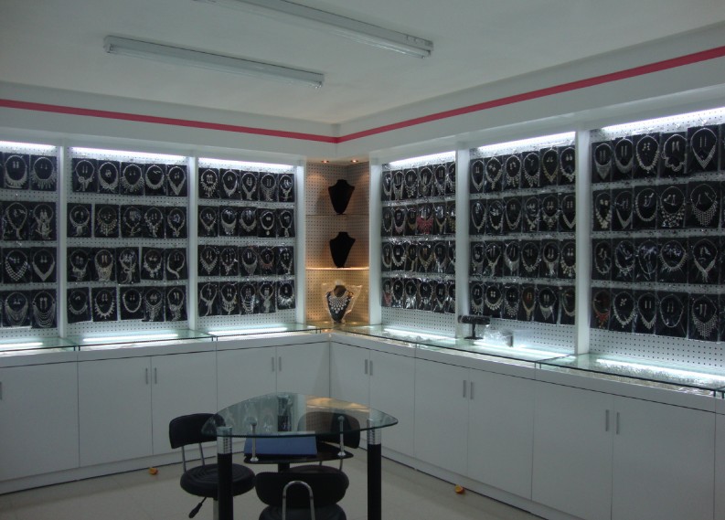 Yiwu Shuangba Trade Co., Ltd. Fashion Jewelry