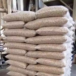 Low Price for EU Premium WOOD PELLETS DIN Plus EN Plus A1 6 8mm Pin Beech Acacia Oak in a bag of 15kg BSL