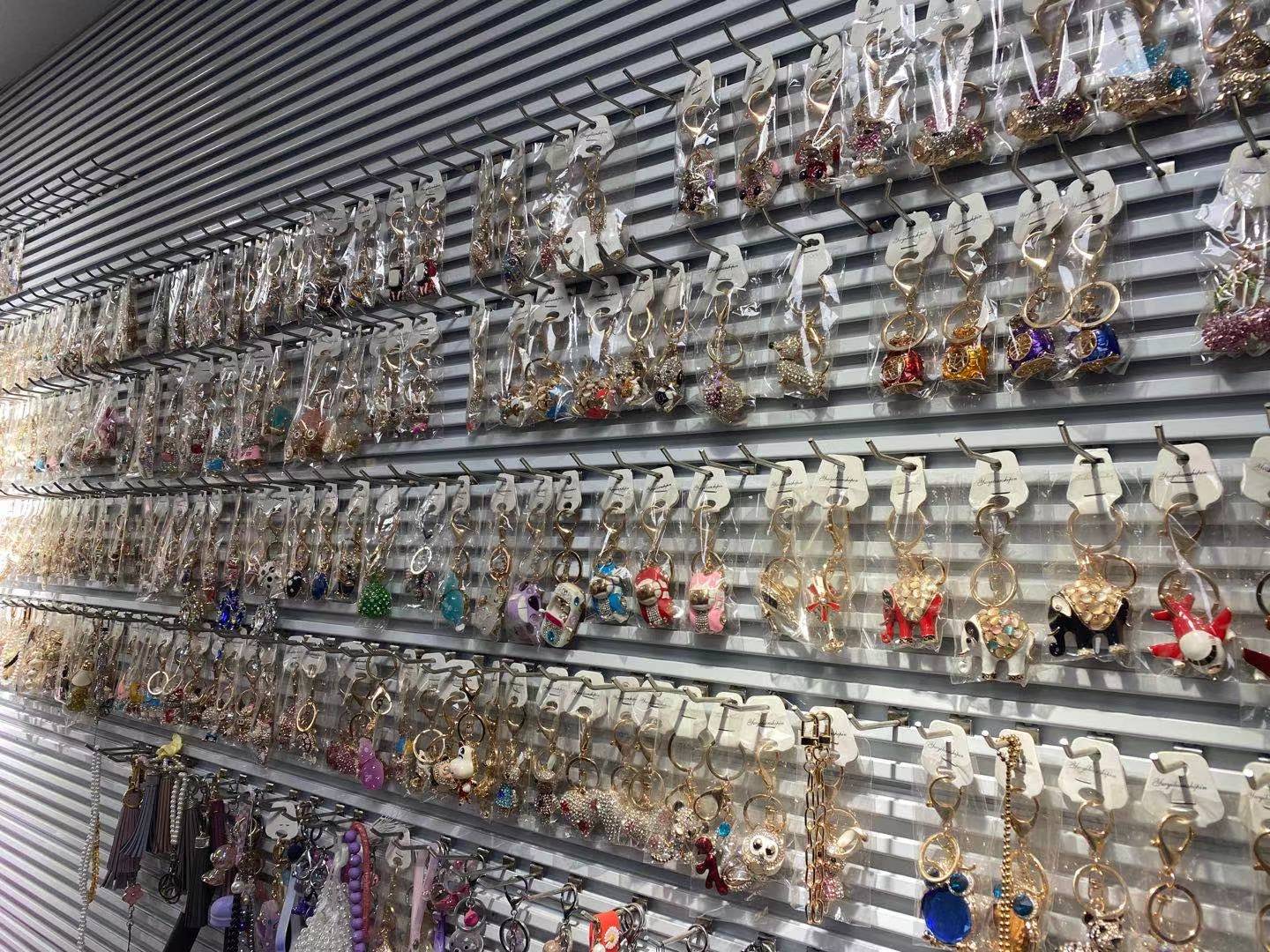 Yiwu Yili Jewelry Co., Ltd. Necklaces and Pendants