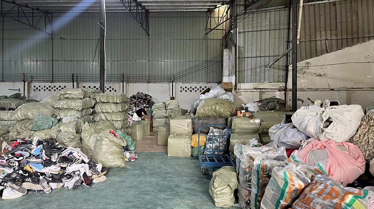 Chengdu Huanyu Huiteng Trading Co., Ltd. Second Hand Bags