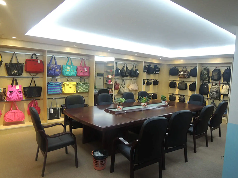 Yicai (HK) Industry Limited school bags