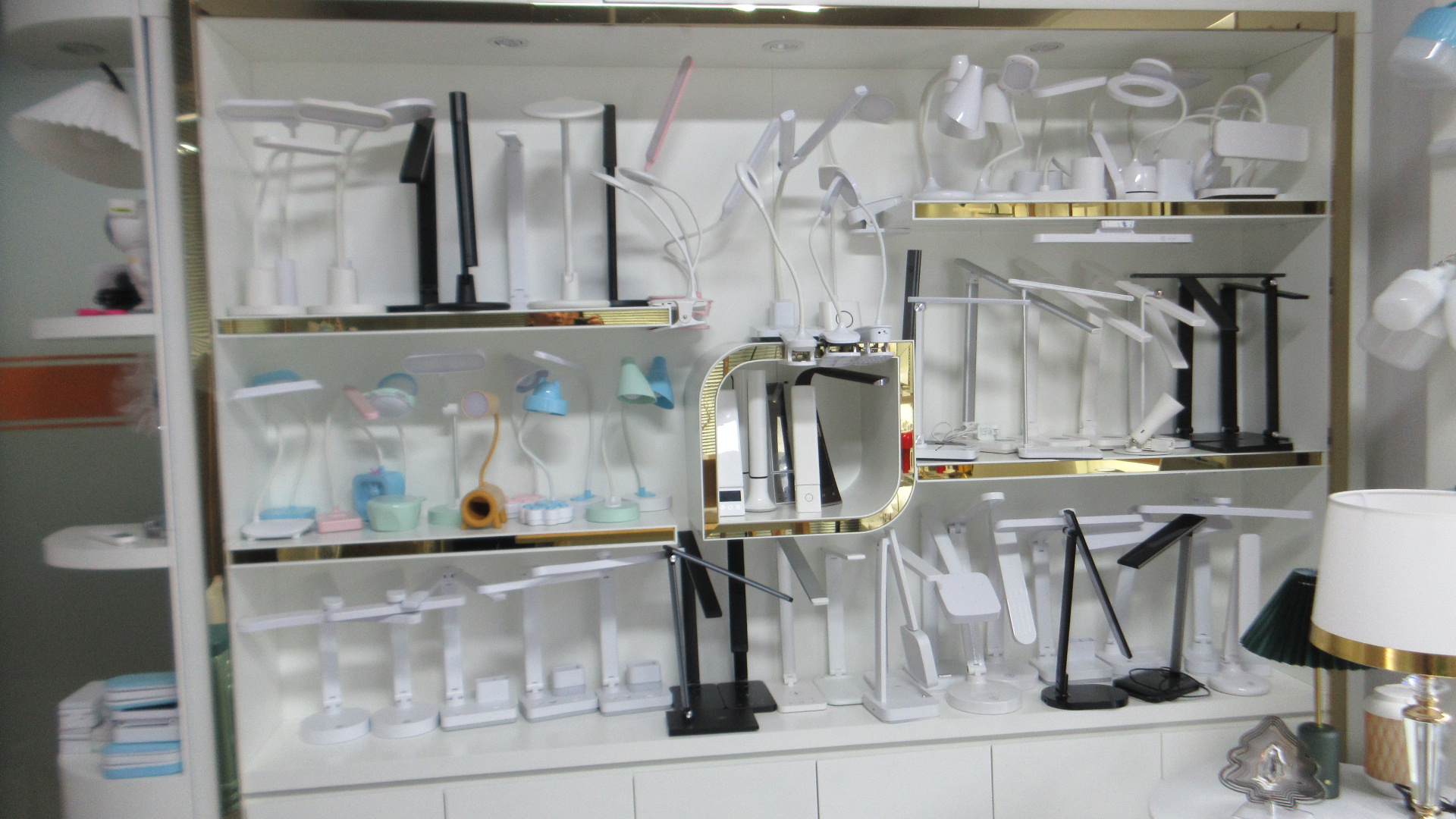 Shenzhen SuSa Industrial Co., Ltd LED Desk Lamp