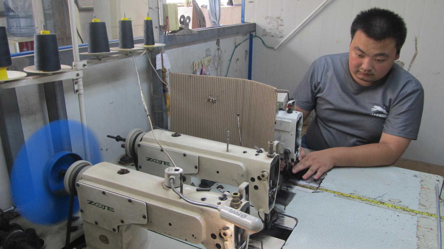 Yuzhou Yibeier Hair Products Co., Ltd. factory image 3