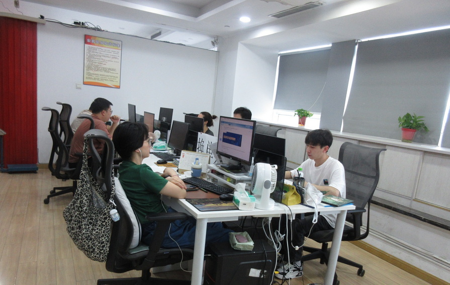 Zhejiang Runyang Clothing Company Co., Ltd. Cashmere Shawl