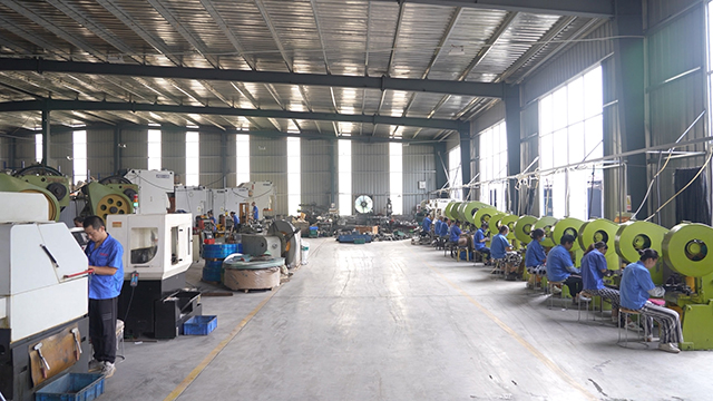Qingdao Xinding Huiyuan Industry and Trade Co., Ltd. Toggle Latch