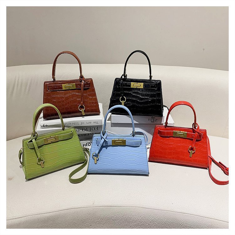 New Fashion Handbags Lady Luxury Leather Bags Lady Fashion Design Purses for women retro fashion messenger girl bag